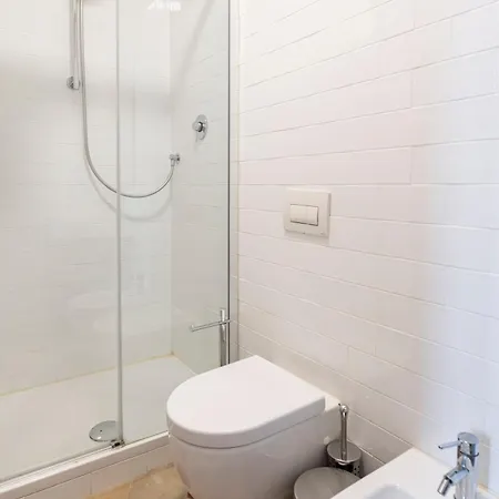 Anna - 4 Camere, Bagni Privati E Giardino *